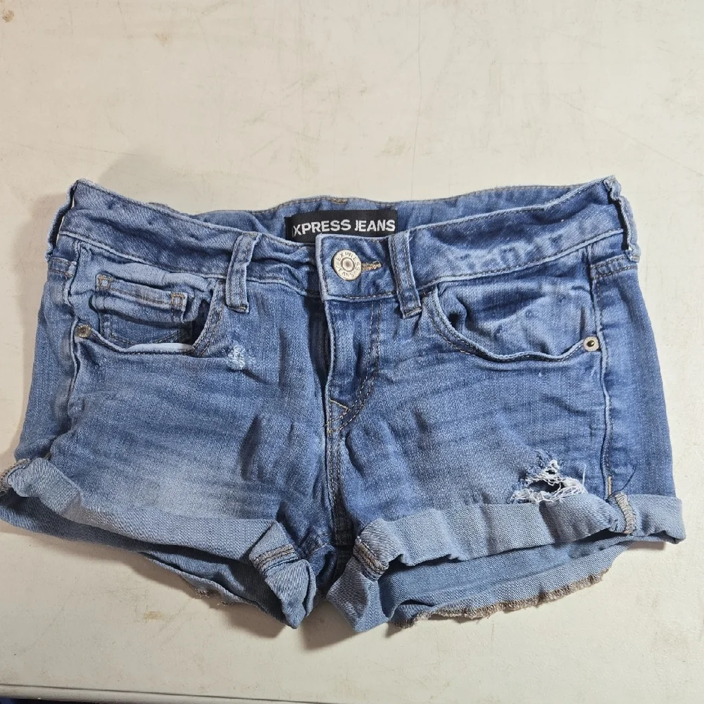 Express Women's Distressed Blue Denim Shorts Size 00